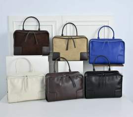 Picture of Loewe Handbags _SKUfw239909873fw